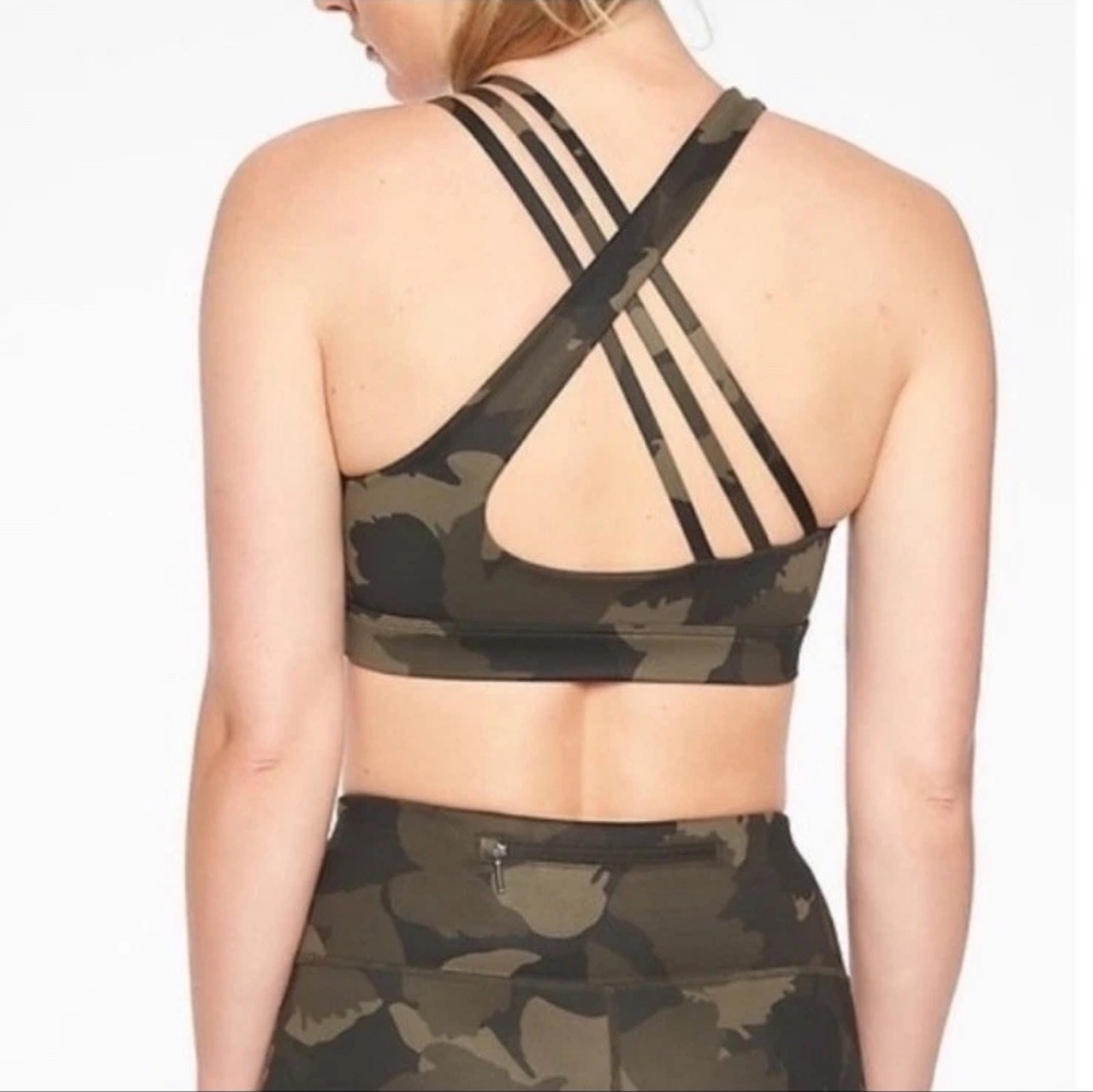 Athleta‎ Camo Sports Bra Medium Strappy Back